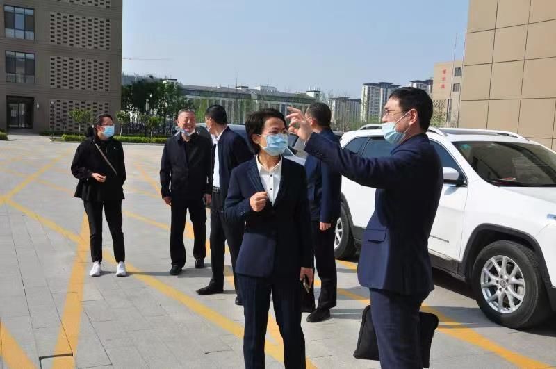 市文化和旅游局党组书记、局长刘芸一行来我校督导校园疫情防控工作