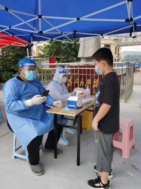 同心战疫!山东省菏泽艺术学校教职工积极参加“菏心抗疫”志愿服务活动