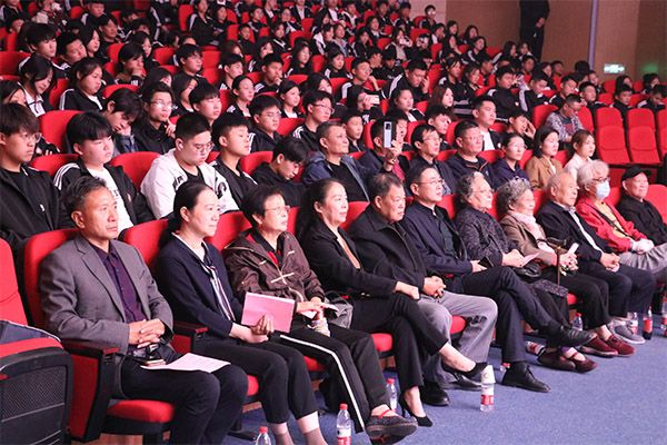 山东省菏泽艺术学校举办庆祝重阳节活动
