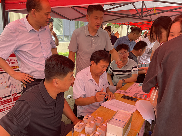 满“新”欢喜遇见你，2023级新同学